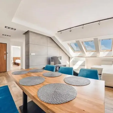 Golden - Cozy And Bright - Great Location &swietej Barbary Lägenhet *